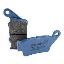 Remblokken Brembo 07BB02CC koolstofkeramiek achterkant met goedkeuring voor Husaberg FE FS, Husqvarna CR SM S SMS 2T TC TE i WR WRE 125 - 900 ccm bouwjaar 1993 - 2025