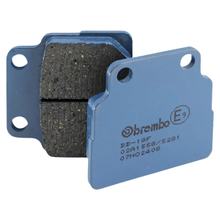 Remblokken Brembo 07HO2408 koolstofkeramiek voorkant met goedkeuring voor Honda CB N 450 ccm bouwjaar 1985