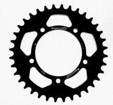 Roda dentada de corrente Supersprox 525, padrão de furação 130,8mm, diâmetro 110mm, 45 dentes, 5 furos, alumínio preto.