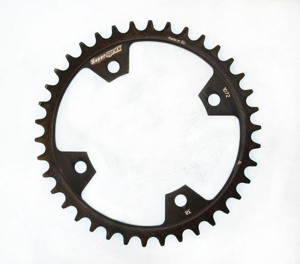 Piñón de acero con 4 orificios Supersprox 520 LK 132,0 mm Ø 112 mm 38T negro