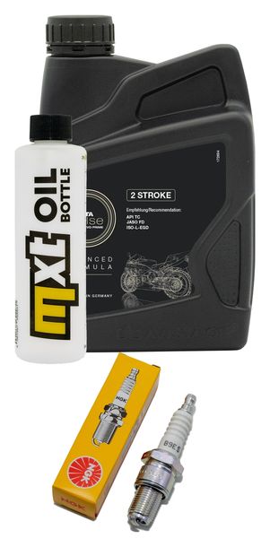 Inspektionspaket 1L 2-Takt-Öl + 1x Zündkerze für Gilera Typhoon, Italjet Dragster 1 Piaggio TPH Hexagon LXT Runner SP X XR FXR 80 - 180 ccm Bj. 1997 - 1998