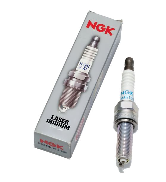 Zündkerzen Set NGK 2x SILMAR10A9S Iridium-Zündkerze entstört, 26,5mm besonders langes Gewinde Ø 10,0mm, 7764