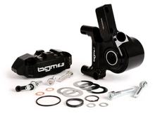 Pinza freno anteriore BGM con supporto pinza freno CNC Touring a 4 pistoncini con montaggio radiale a tamburo tipo Piaggio/Grimeca Ø 20mm per Vespa PX Disc (1998-), My, 2011