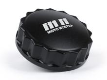 Tankdeckel Moto Nostra CNC für Vespa GTS 125-300, GTS HPE 300, GTS Super 125-300, GTS Super Sport 125-300, GTV 300, GTV HPE 300, LX 125-150, Primavera 50-150, S 125, Sprint 50-150, SXL 125-150, VX 150, VXL 125-150, Aprilia SR Motard 50, Pia