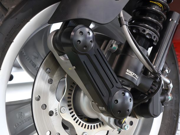 Moto Nostra CNC-achterbrugkap voor Vespa GT 125, GT 200, GT 60, GT L 125, GTS 125, GTS Super 125, GTS 300, GTV 125, GTV 300, LT 125, LT 150, LX 50-150, LXV 50-125, Primavera 50-150, S50-150, Sprint 50-150, 946, ET2 50 iniezi