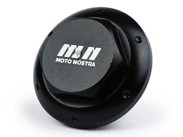 Moto Nostra CNC-olieaftapplug voor alle Piaggio Leader 125-200cc, LEM 125-150cc, HE 125-150cc, iGet 125-150cc, Quasar/HPE 250-300cc, Master 400-500cc