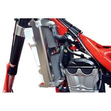Kühler Schutz AXP Aluminium 4mm, Abstandshalter 12mm, rot für Beta RR Enduro EFI Racing 350 - 480 ccm Bj. 2015 - 2019