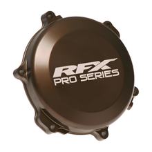 Spojkový kryt RFX Pro, tvrdě eloxovaný, 1,5mm hlubší pro motory Fantic XE XX Cross, Yamaha YZ 125 ccm rv. 2005 - 2024