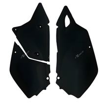 Plaques latérales Racetech noires résistantes aux UV pour Suzuki DR-Z E K S SM 400ccm Année 2000 - 2017