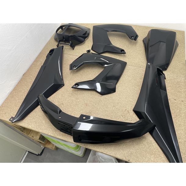 B-Ware, Kit de carénage STR8, 8 pièces pour Derbi Senda, noir