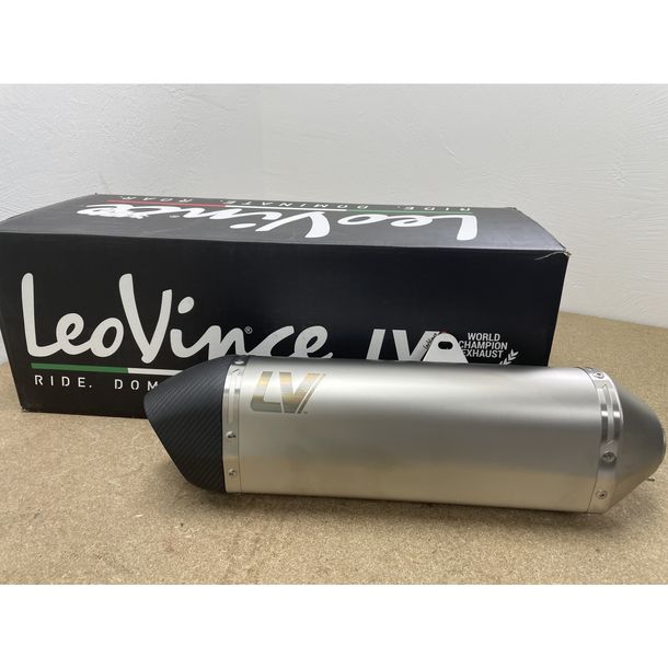 B-Ware, Endschalldämpfer LeoVince LV-14 mit Zulassung, Edelstahl, Carbon Kappe für Voge Valico 900DSX Bj. 2024 - 2026 E5+