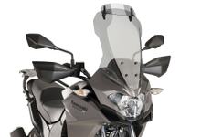Parabrezza Puig Touringscheibe con visiera 520 x 310 mm con ABE per Kawasaki VERSYS-X 300, VERSYS-X 300 Adventure, VERSYS-X 300 Urban anno 2017 - 2020