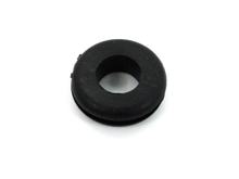 Průvodka z gumy pro instalaci světlometů rozměry cca 16mm vnitřní průměr pro průvod kabelů 12mm vnější průměr 21mm pro Kreidler Florett RS, RM, GT, LF, LH