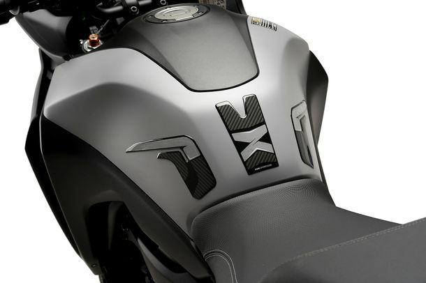 Protetor de tanque de proteção específico Puig visual Carbon look 300 x 225 mm para Yamaha Tracer 7, 7 GT, Tracer 700, MT-07 Tracer Ano. 2016 - 2024