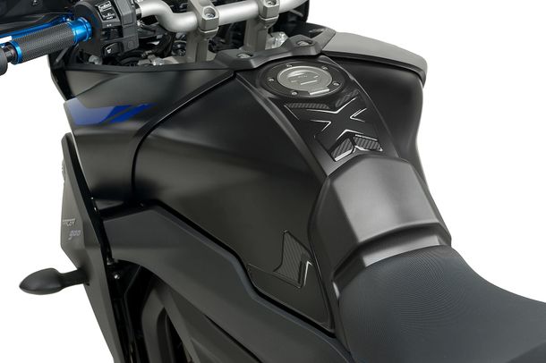 Protetor de tanque proteção específico Puig visual fibra de carbono 300 x 225 mm para Yamaha MT-09 Tracer, 900, 900 GT Ano. 2015 - 2020