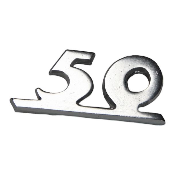 Emblème / logo "50" pour Vespa V 50 mod diverse -. V5A2 - V5B1 - deux broches, 35x15mm, l'espacement des trous de 15 mm