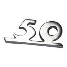 Emblema / logotipo "50" para Vespa V 50 mod diversa -. V5A2 - V5B1 - 2 pines, 35x15mm, separación de agujeros de 15 mm