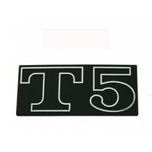 Emblema / logotipo "T5" panel lateral negro / aluminio para Vespa T5 - 2 pines agujero de 80 mm de separación 100x45mm