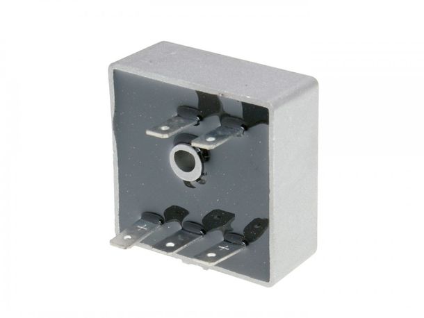 Les régulateurs de tension Rieju RRX 50, Spike 50-X, MRT (5 ports)