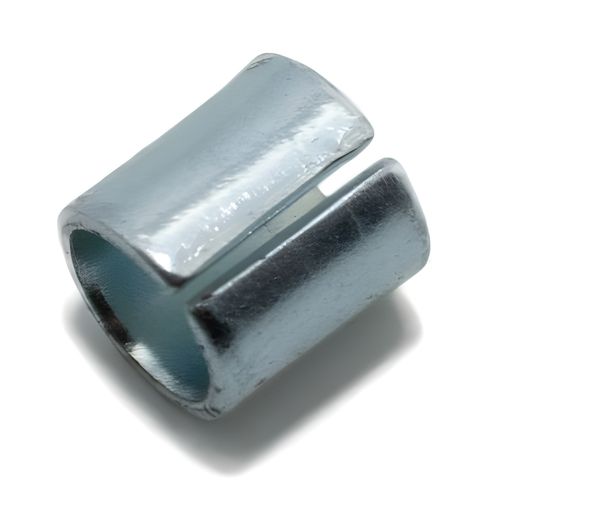 Afstandshuls ø 6,2 x 8,2 - 8,5 mm lang