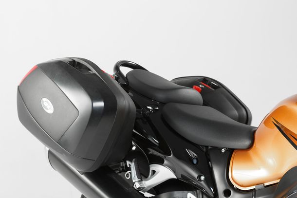 Soporte carcasa EVO SW-MOTECH negro para Suzuki GSX 1300 R Hayabusa año 2008