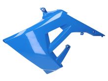 Cache radiateur Derbi, gauche, bleu, sans décor, 2B004334000XD9 pour Derbi Senda R X-Treme DRD SM 50 ccm